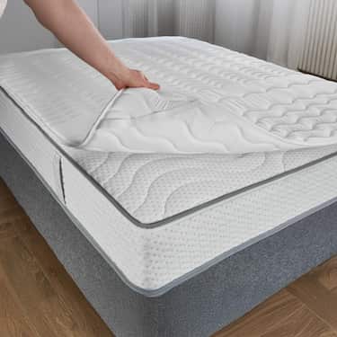 2,5-centimetrska udobna pena Sleezzz® Basic 80 x 200 cm s 7-conskim valovitim prešitjem in vogalnimi gumami