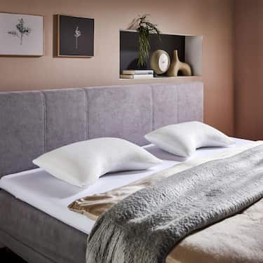 Matelas viscoélastique Sleezzz Premium 120 x 200 cm, hauteur 20 cm, niveau de fermeté H2/H3, avec poignées de retournement + oreiller de soutien cervical Sleezzz® Cool en mousse gel, 40 x 60 x 16 cm